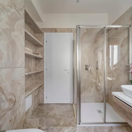 Luxury Lakefront Διαμέρισμα Ντεζεντσάνο ντελ Γκάρντα