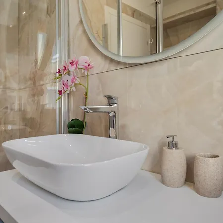 Luxury Lakefront Ντεζεντσάνο ντελ Γκάρντα