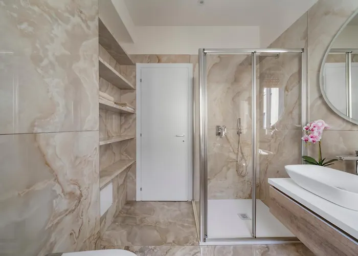 Luxury Lakefront Apartament Desenzano del Garda