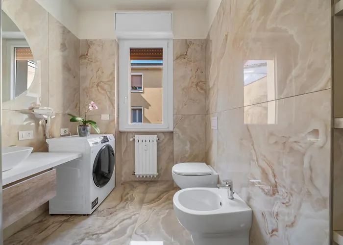 Luxury Lakefront Apartament *